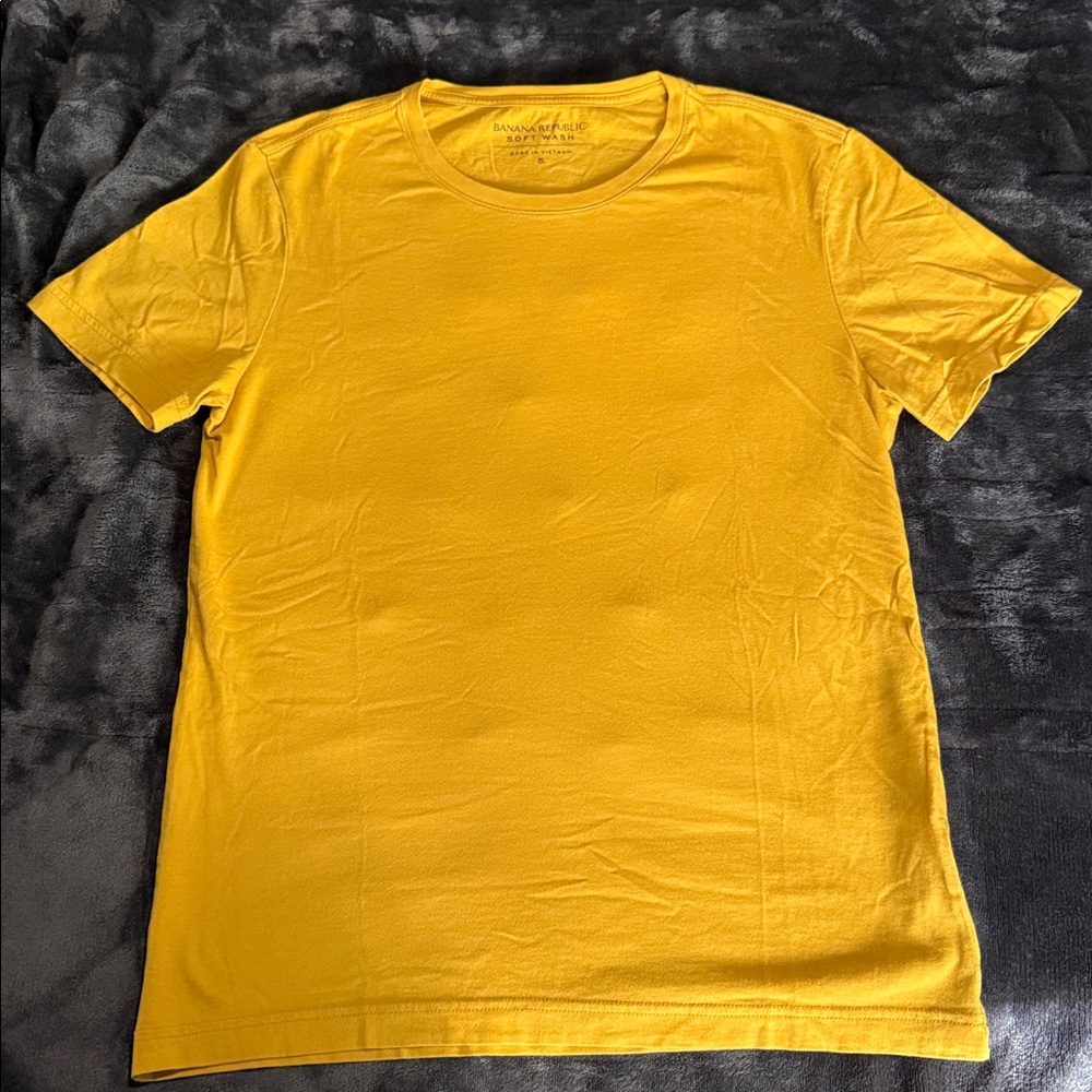 Banana Republic Soft Wash Tee - S
